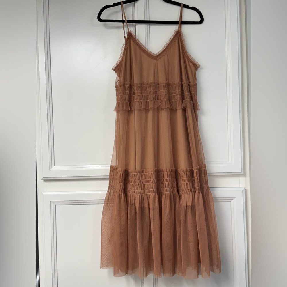Entro Elegant Beige Dress